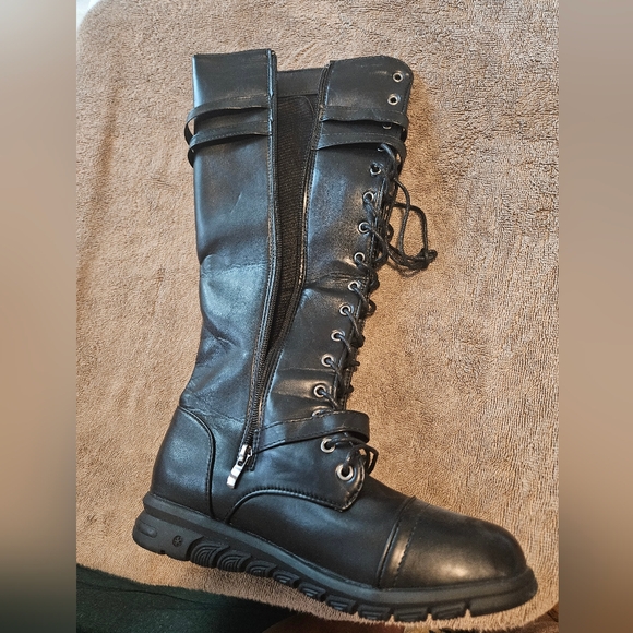 ♡ Black Women's Knee-High Lace-Up Boots - Picture 3 of 3